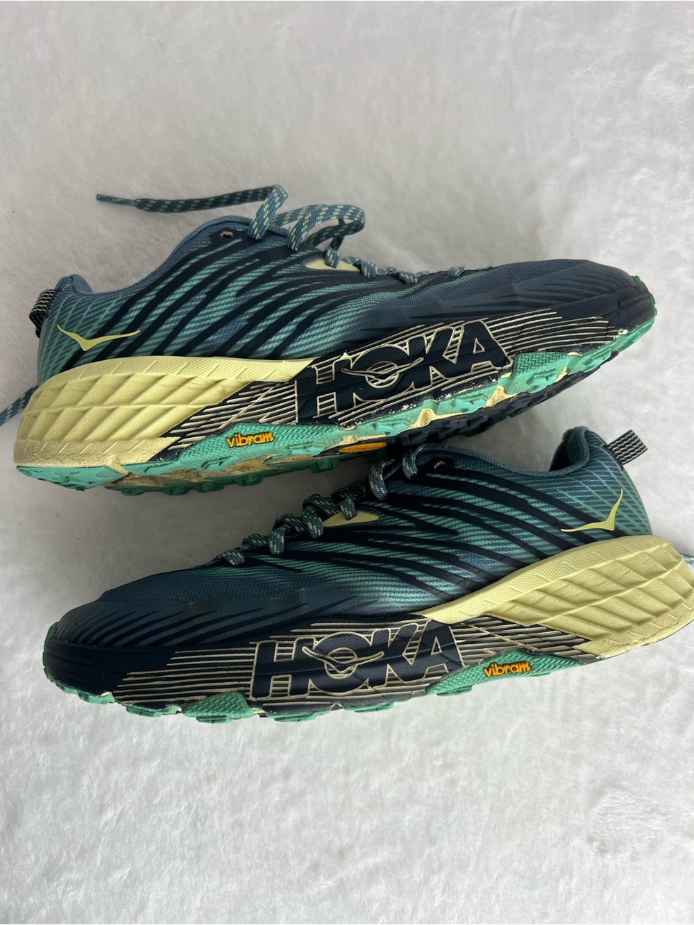 Hoka One One Speedgoat 4 Trail Running Shoes Women Size 10 Blue Green Vibram⁠